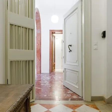 San Felice Elegant شقة